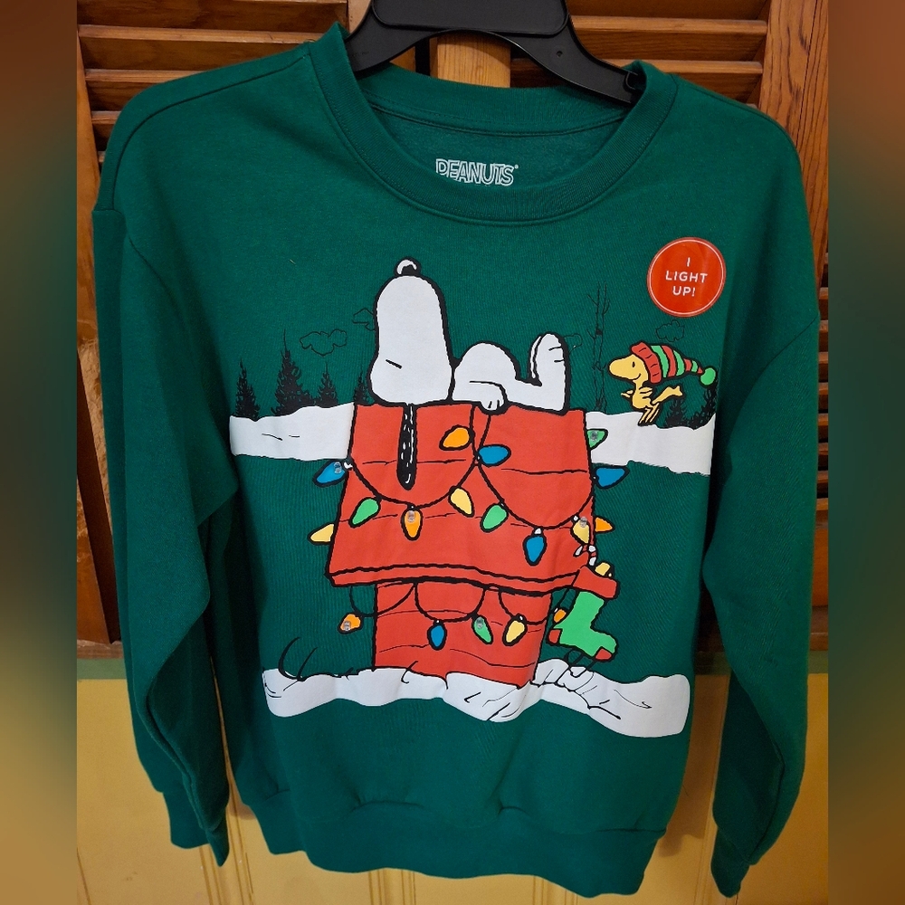 SNOOPY CHRISTMAS SWEATSHIRT LIGHTS UP Womens XXS NWOT SPOT CLEAN ONLY